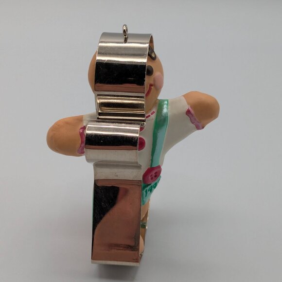 Hallmark Keepsake Ready for Fun 1993, Tin Gingerbread Boy Vintage Ornament - Picture 4 of 11